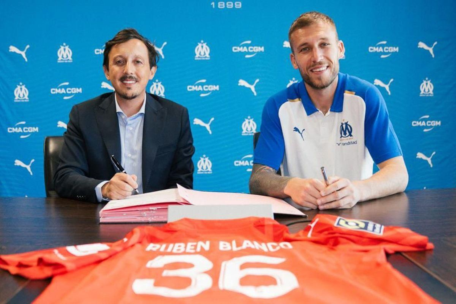 Rubén Blanco llevará el número 36 en el Olympique de Lyon este curso.