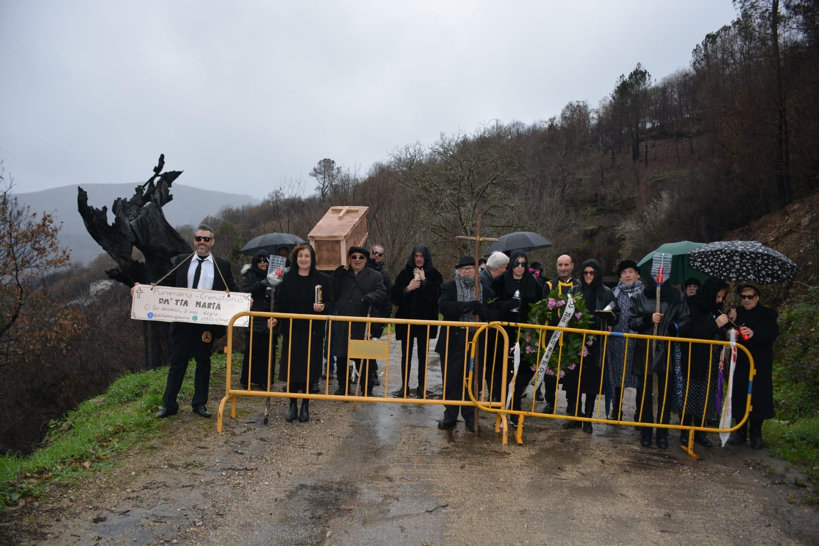 Galería | Los vecinos de San Vicente celebran el Entroido y homenajean a su localidad