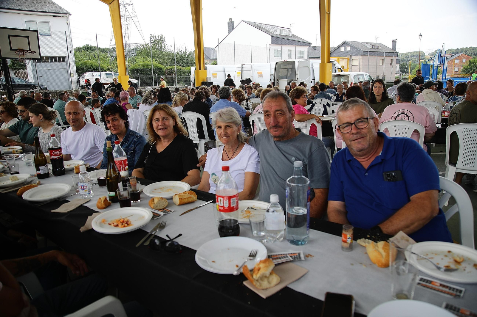 Galería | Biscoito de fariña, ovos, azucre e manteiga para celebrar a Festa da Bica en A Pobra de Trives
