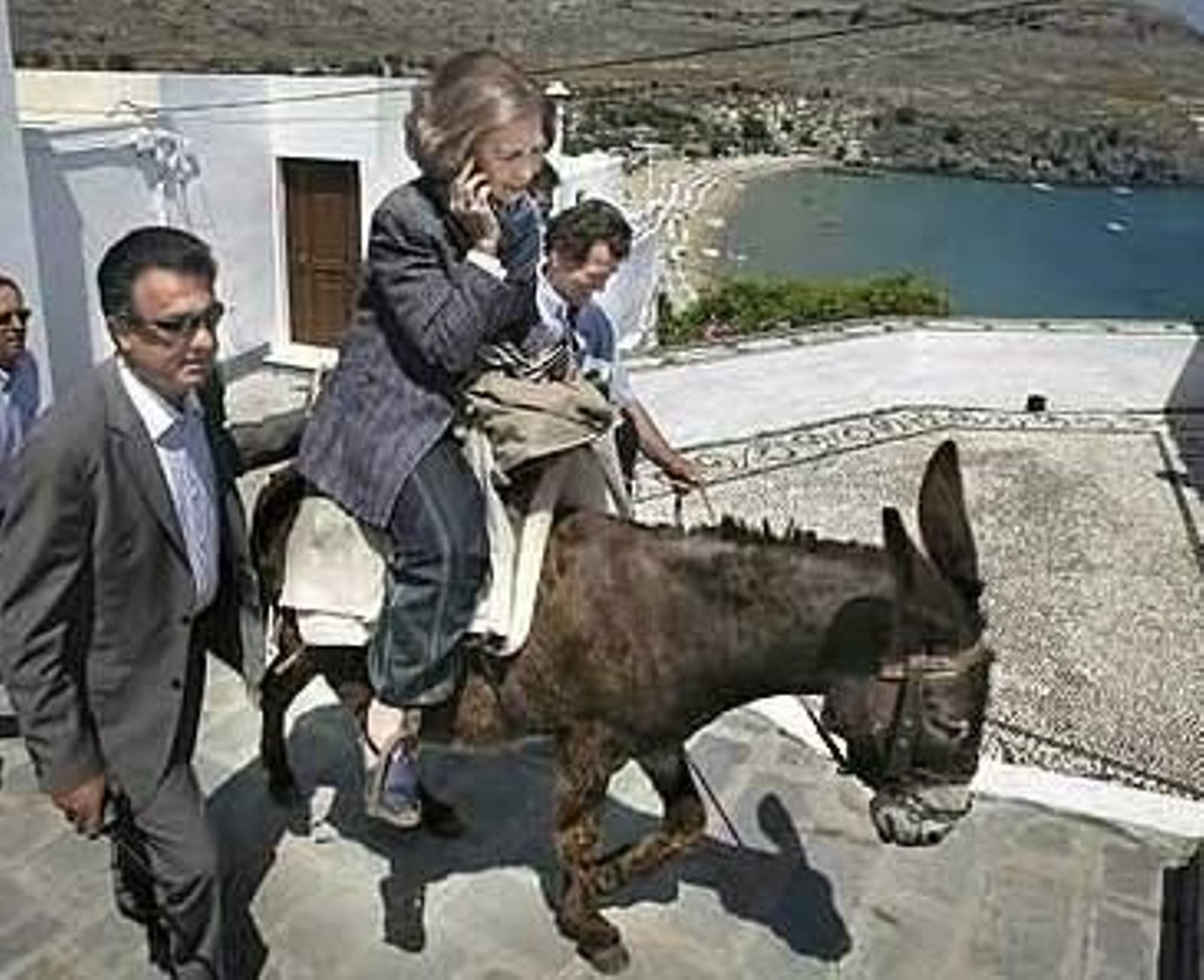 La Reina ha visitado la ciudad antigua de Rodas (Foto: EFE)