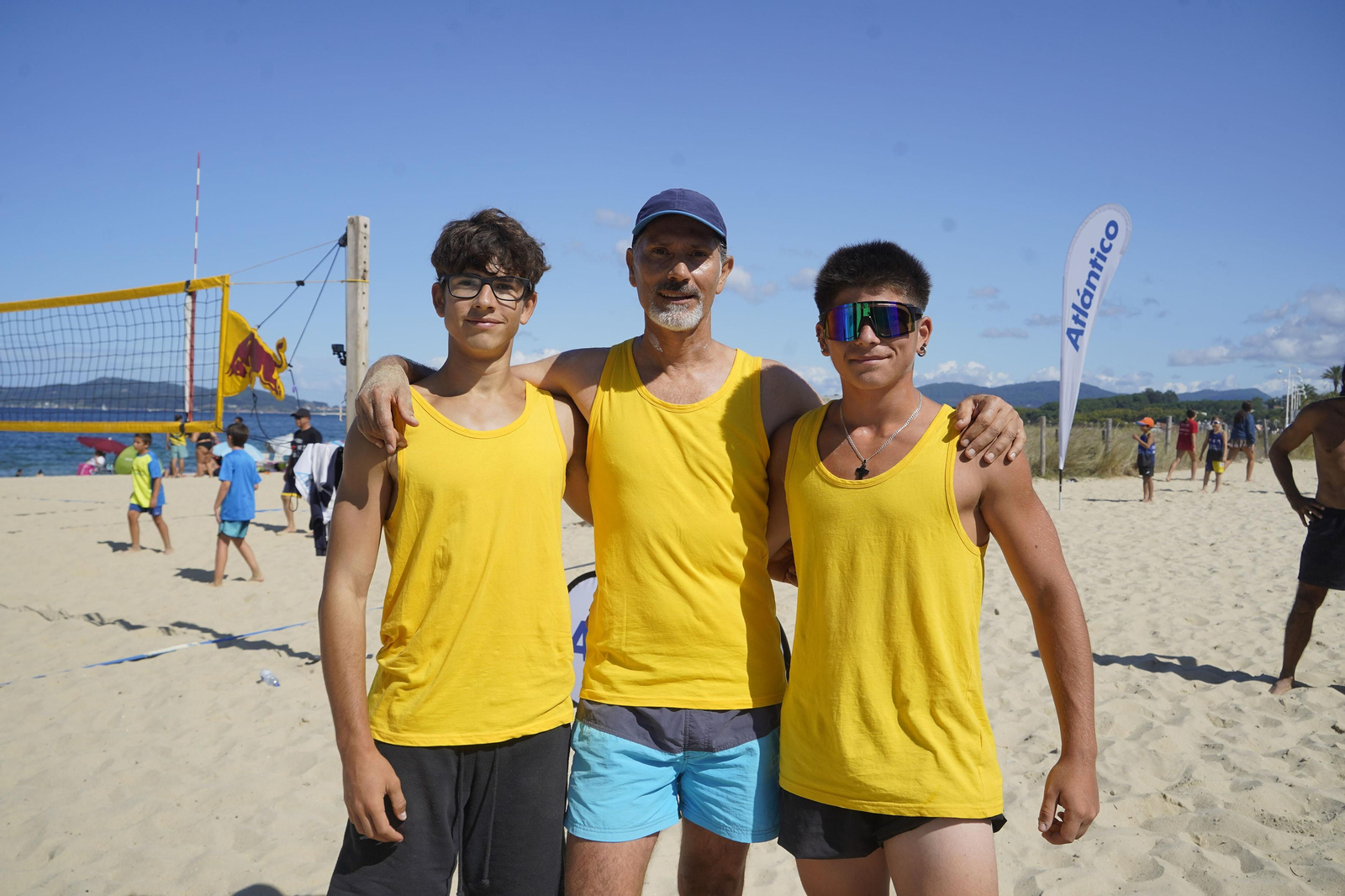 Participantes en el III Torneo Atlántico de voley playa.
