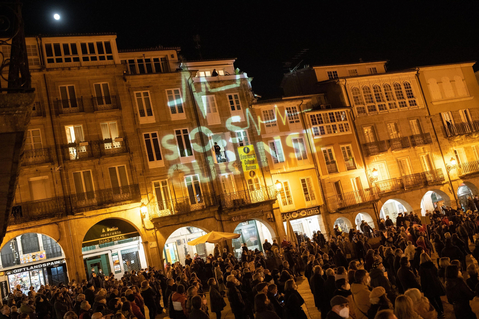 La manifestación de SOS Ourense colapsa la ciudad // FOTO: ÓSCAR PINAL