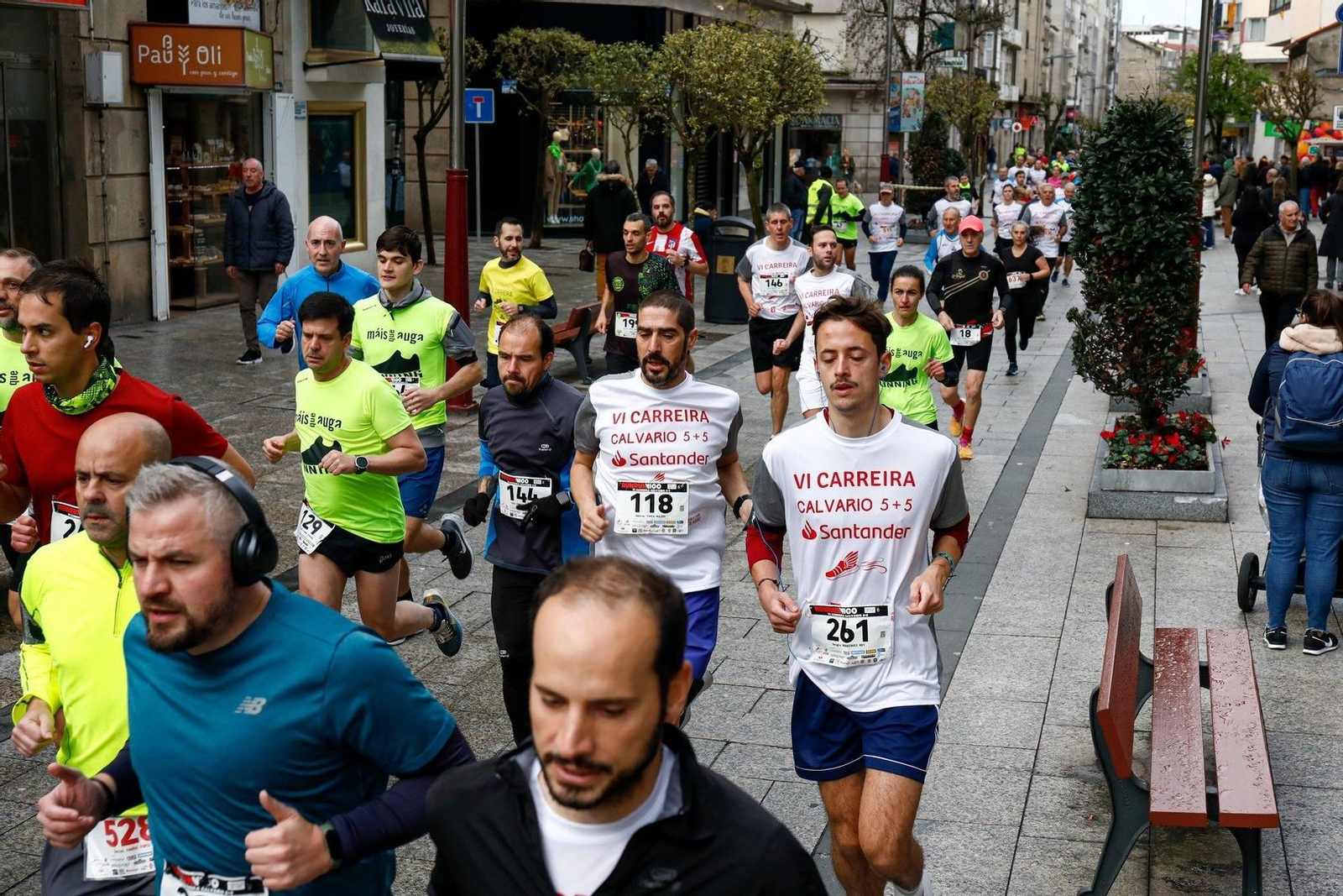 Carrera Calvario 5+5 en el tramo por la peatonal de O Calvario.
