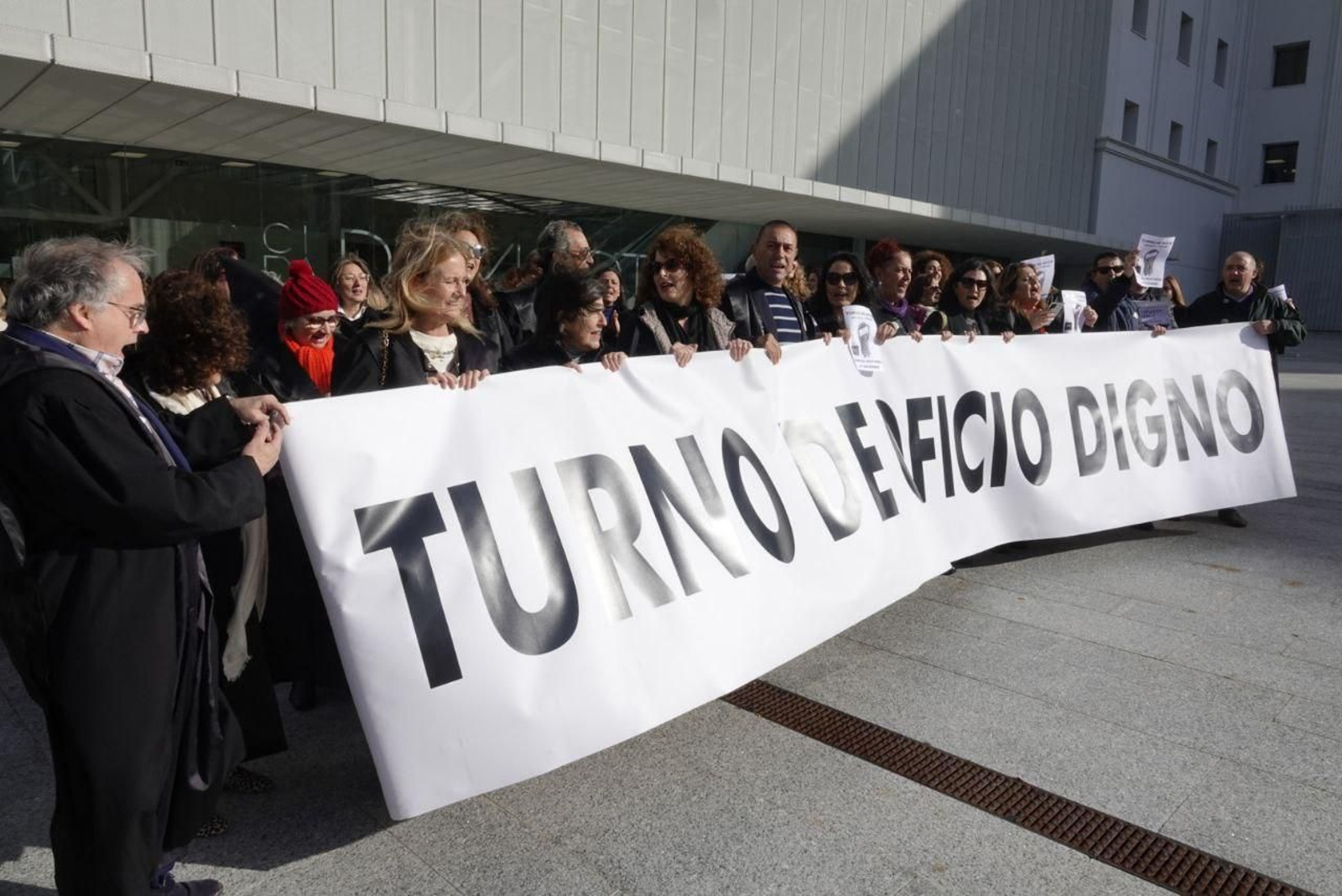 Una de las concentraciones de abogados en Vigo por el turno de oficio.