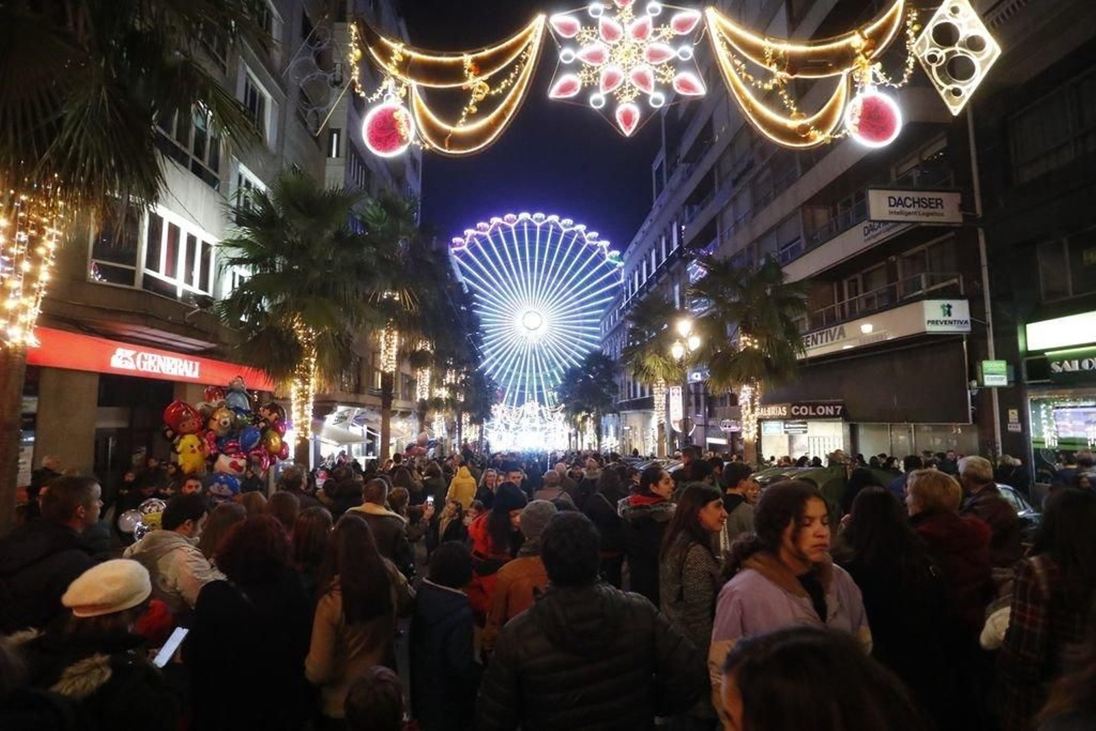 Los turistas invaden Vigo en el Puente149