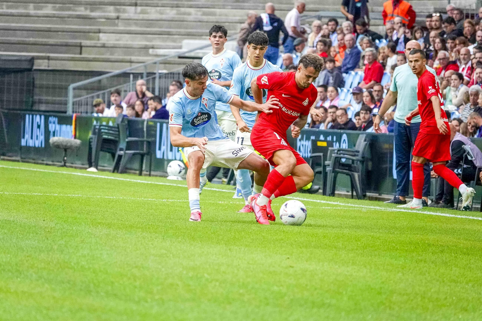 Galería | El Celta Fortuna se estrena como local en Segunda División