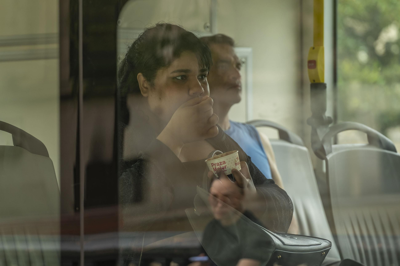 Galería | Ourense vive el calor extremo con los abanicos y helados como aliados