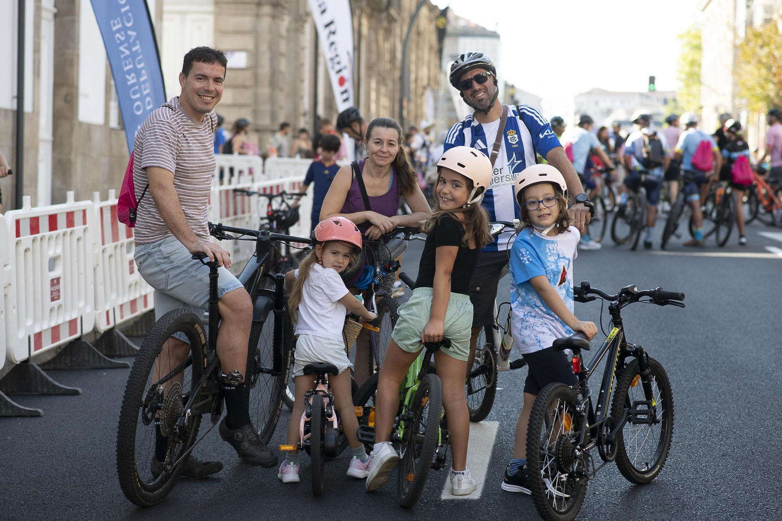 Galería | Ourense disfruta de un Día da Bici con sol, ambiente familiar y regalos