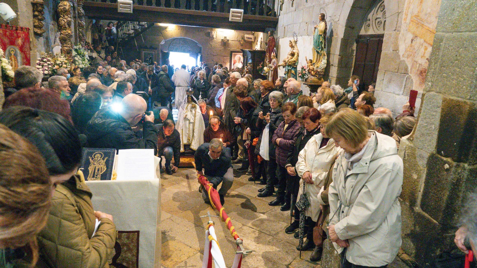 Galería | Vigo celebra As Candelas pese a la lluvia