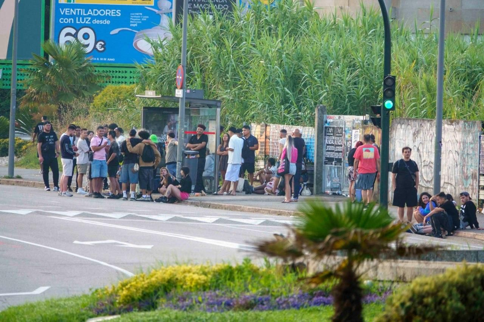 Galería | La resaca de San Xoán 2026 deja toneladas de residuos en Samil y Panxón