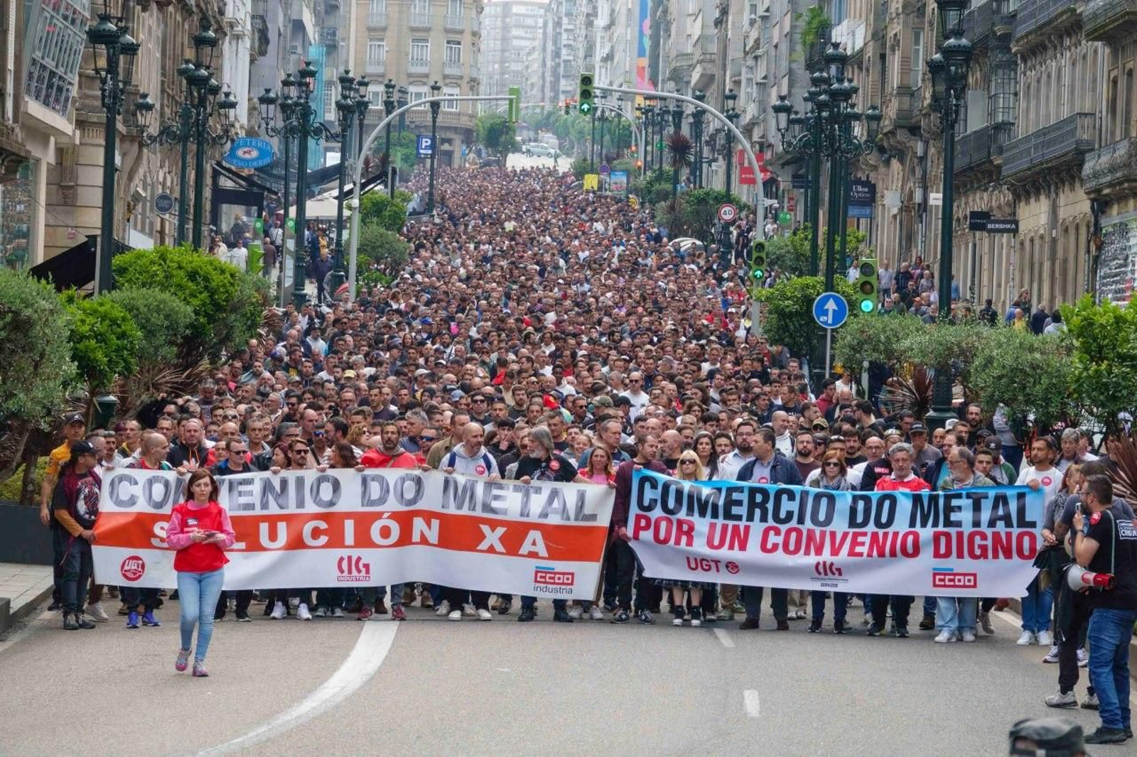 Galería | El metal toma de nuevo las calles de Vigo
