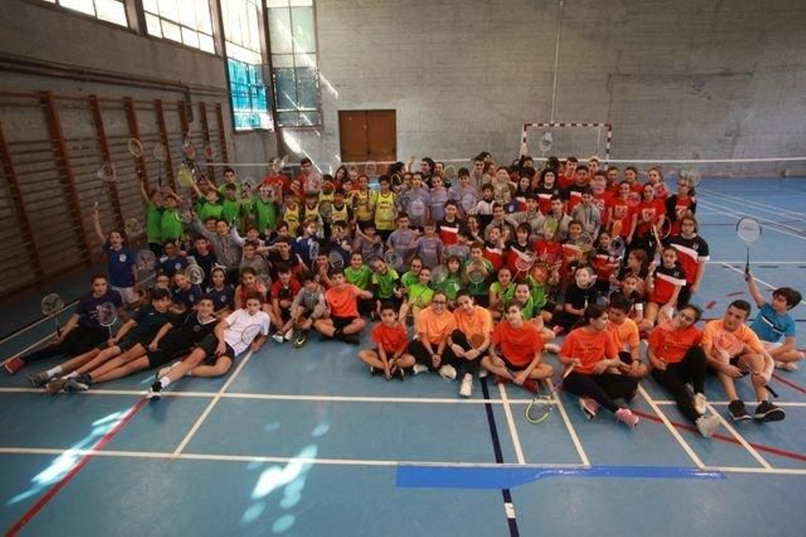 Foto de familia de los participantes en la competición.