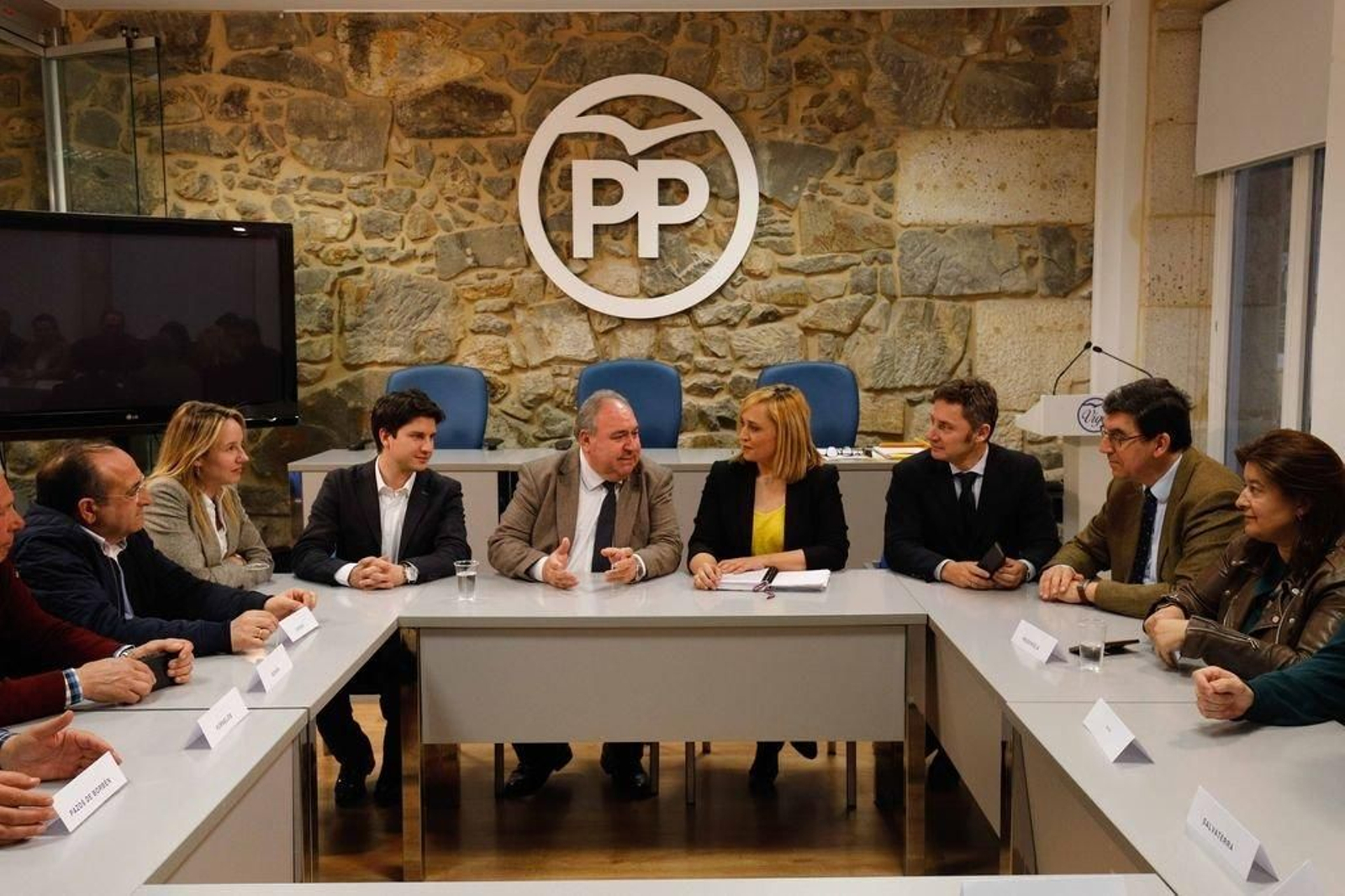 Reunión de Vicente Tirado con el PP de Vigo y área, ayer.