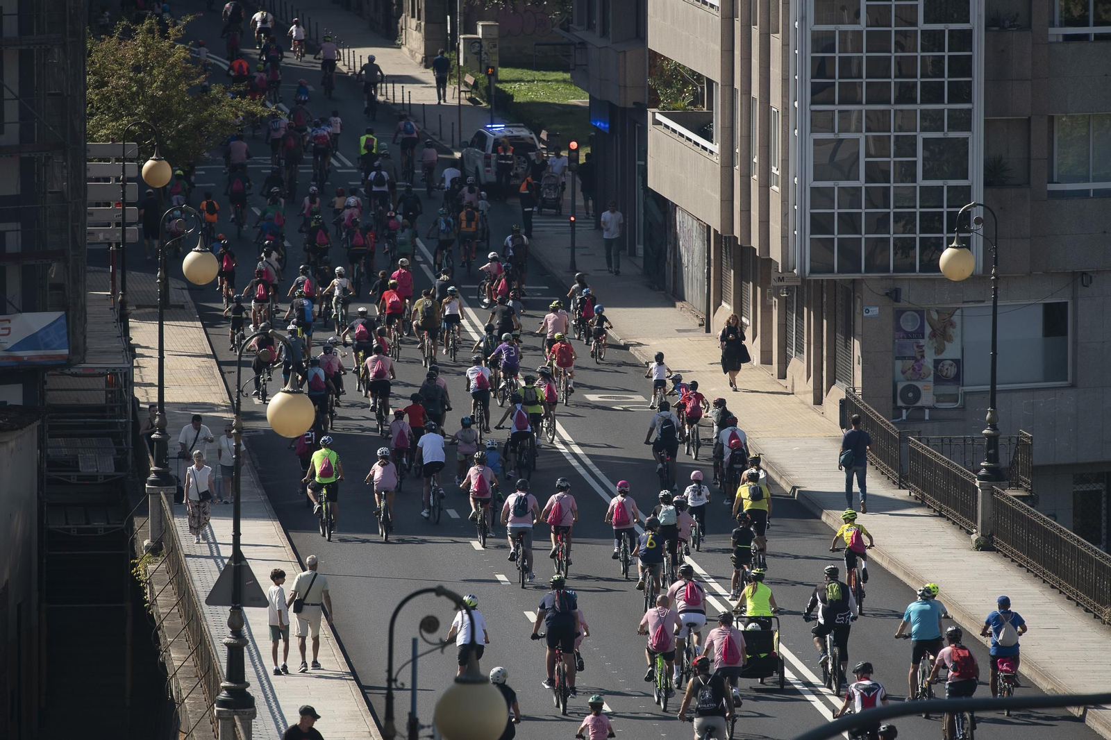 Galería | Ourense disfruta de un Día da Bici con sol, ambiente familiar y regalos