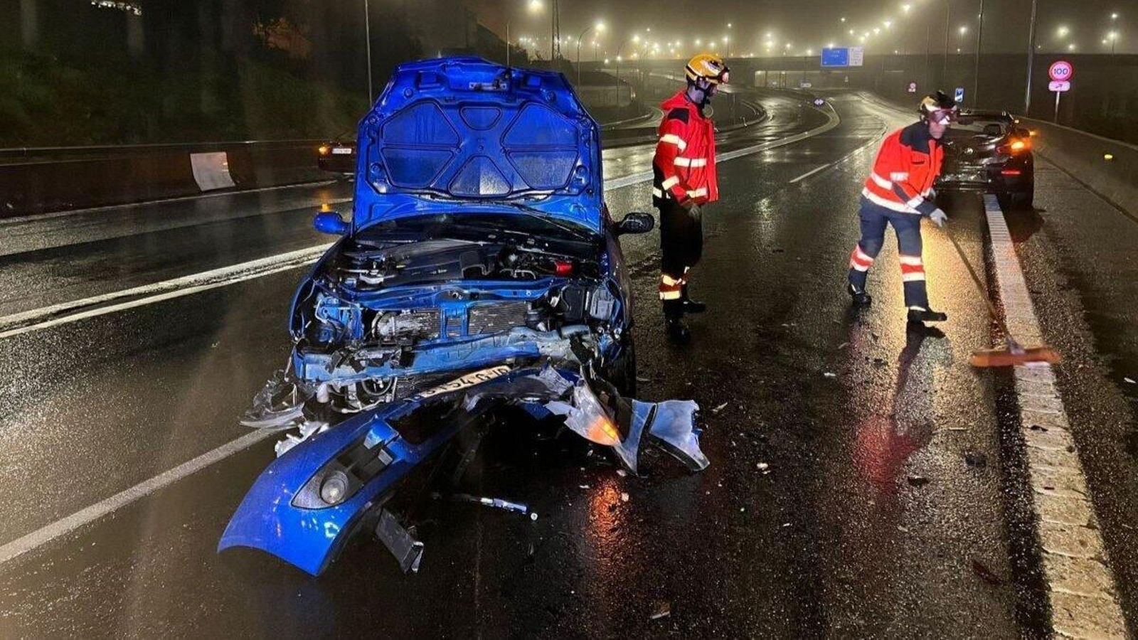 Estado en el que quedó uno de los coches implicados en el accidente múltiple en la AP-9.