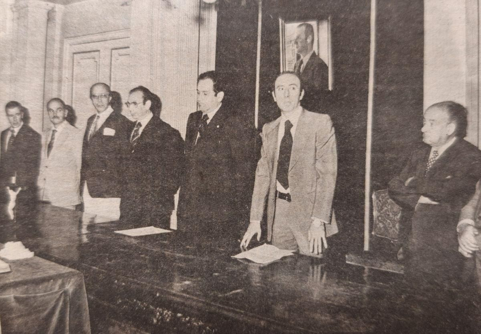 Mesa presidencial del acto.