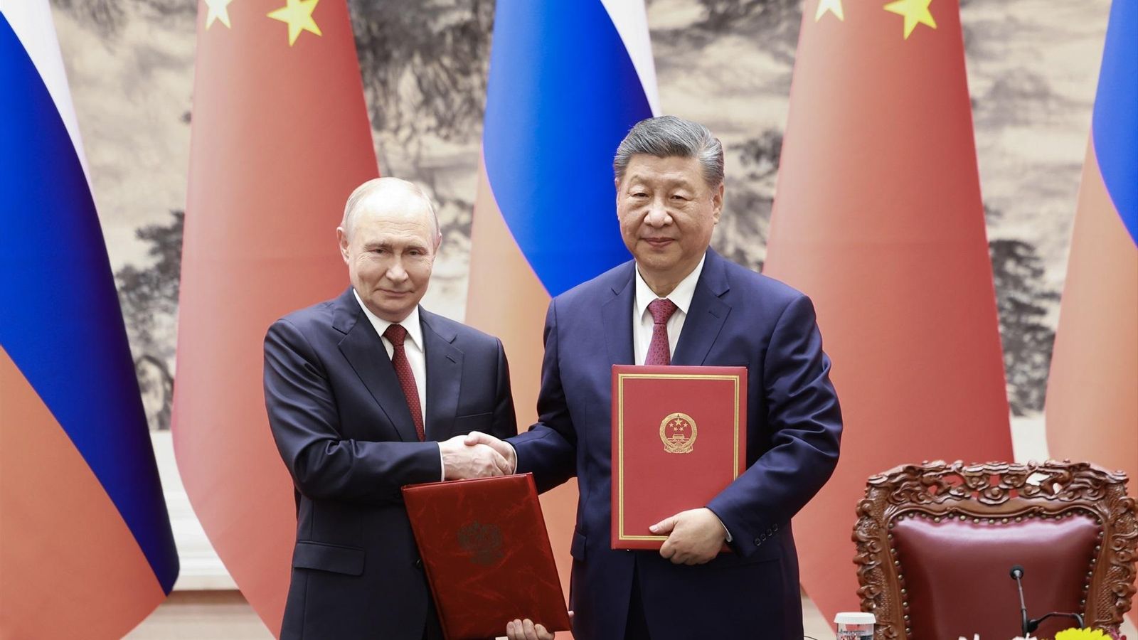 Xi y Putin firman un acuerdo de cooperación militar