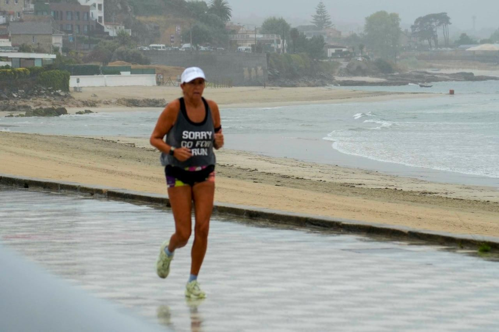 Galería | La lluvia sorprende a Vigo tras meses de tiempo seco