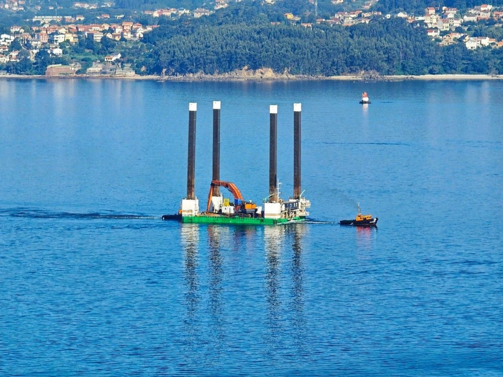 La plataforma recorrió la ría de Vigo.