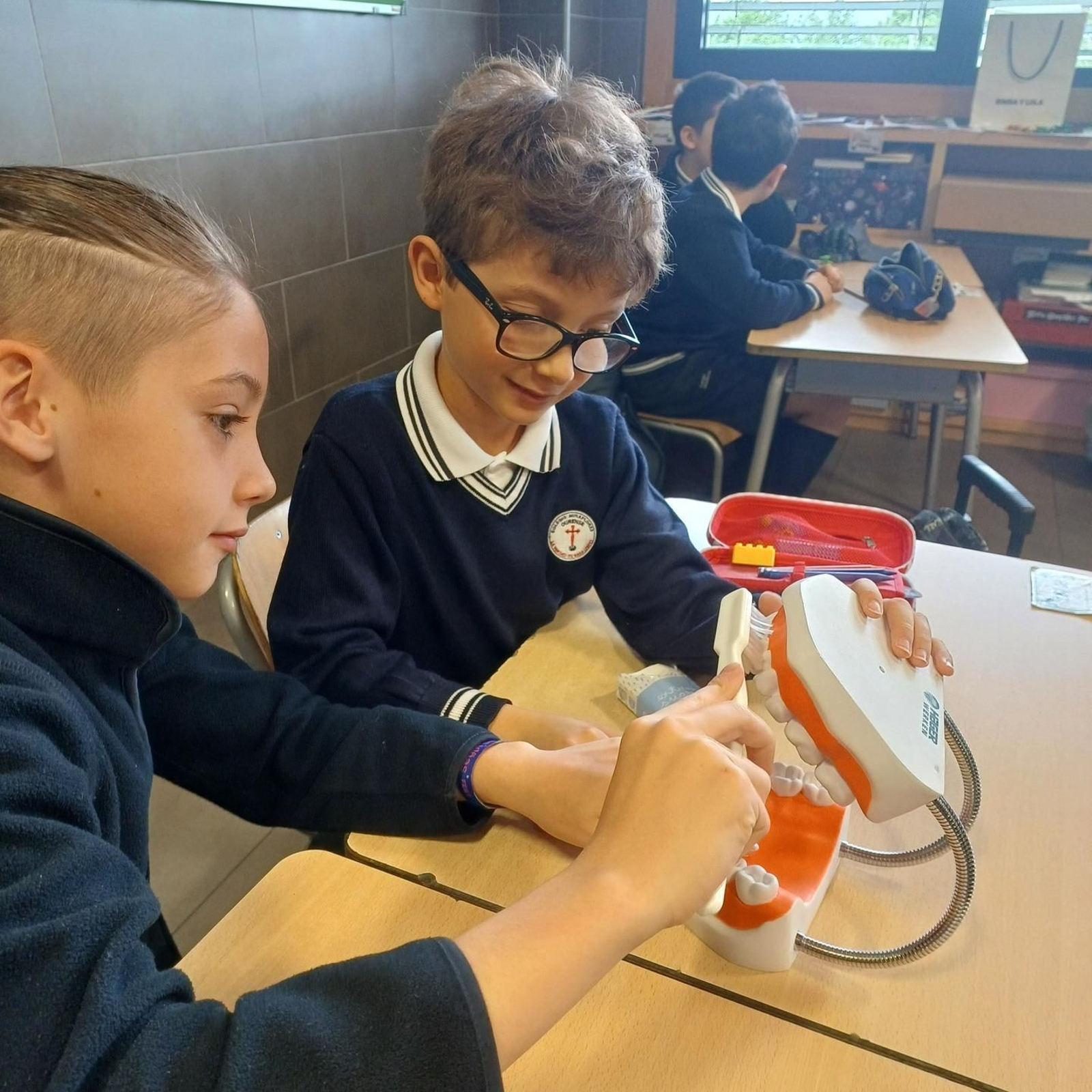 Talleres de higiene y salud bucodental en el colegio Miraflores