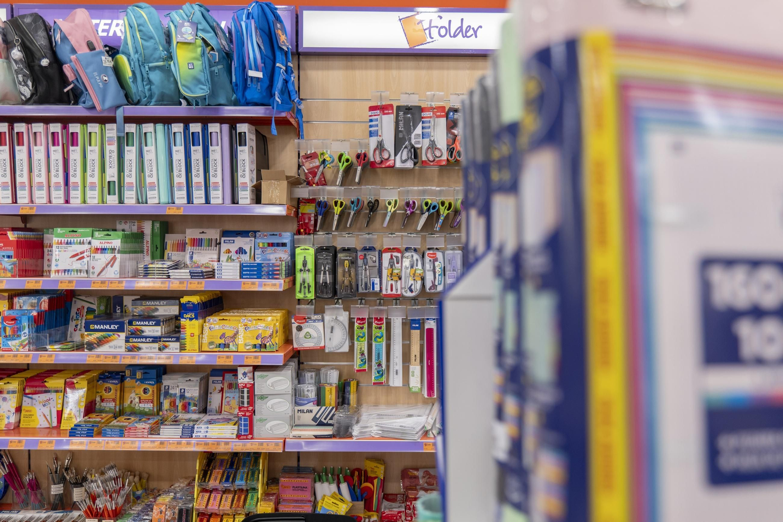 Material escolar necesario para llenar las mochilas de los estudiantes en la vuelta al cole, el próximo 9 de septiembre.