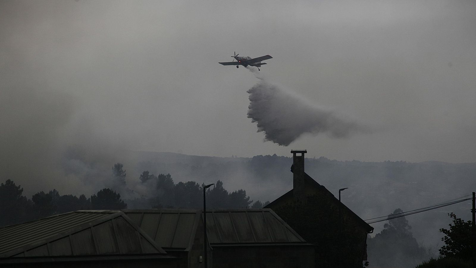 Galería | El fuego rodea Ourense