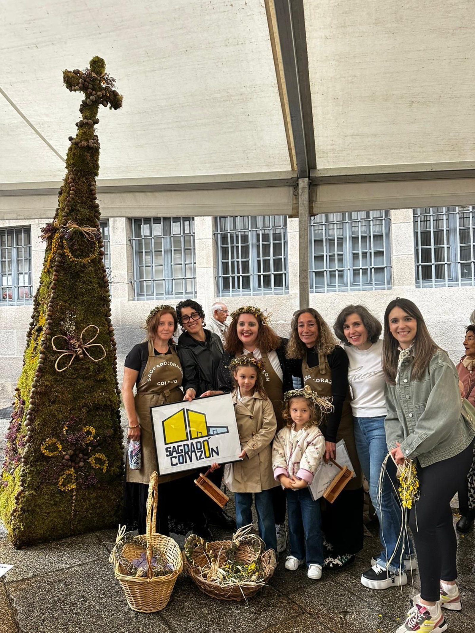 Os Maios no colexio Sagrado Corazón de Celanova