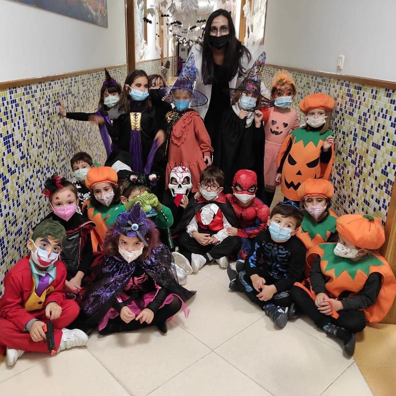 Maristas. Os peques, moi divertidos.