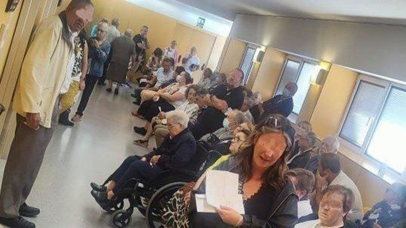 La sala de espera de Oftalmología, abarrotada hace diez días.