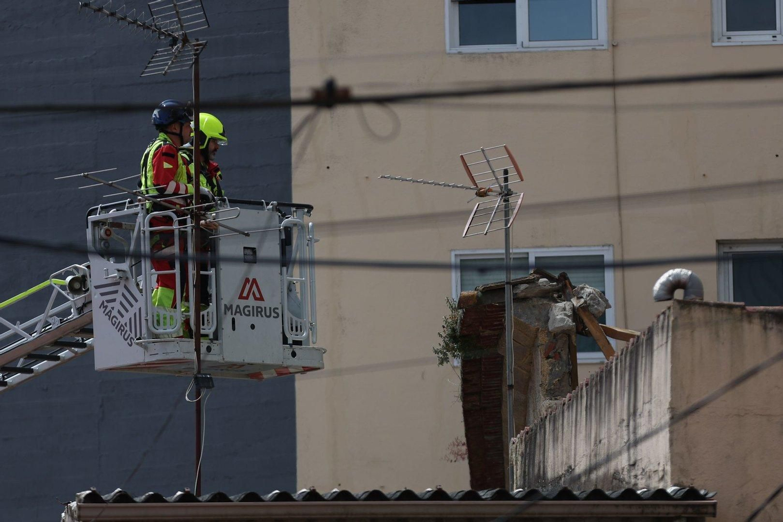 Registran la estructura de la casa tras caer una pared.