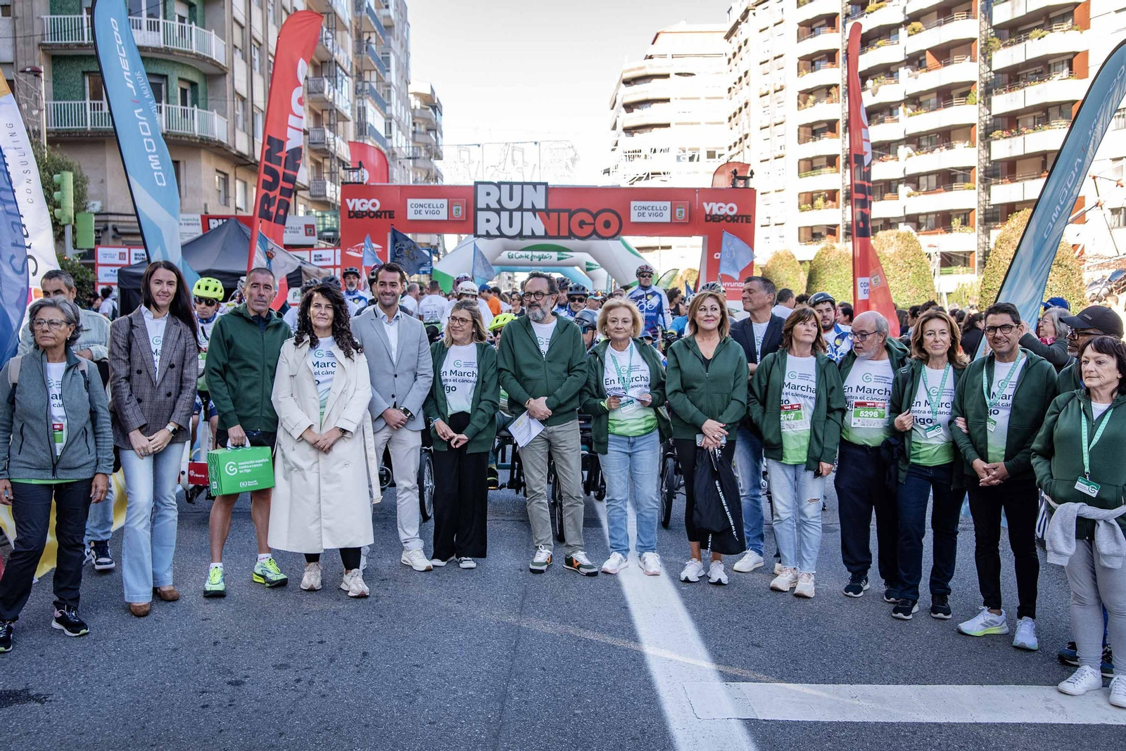 Galería | La Vigo en Marcha contra o Cancro congrega a 3.000 personas en su primera edición