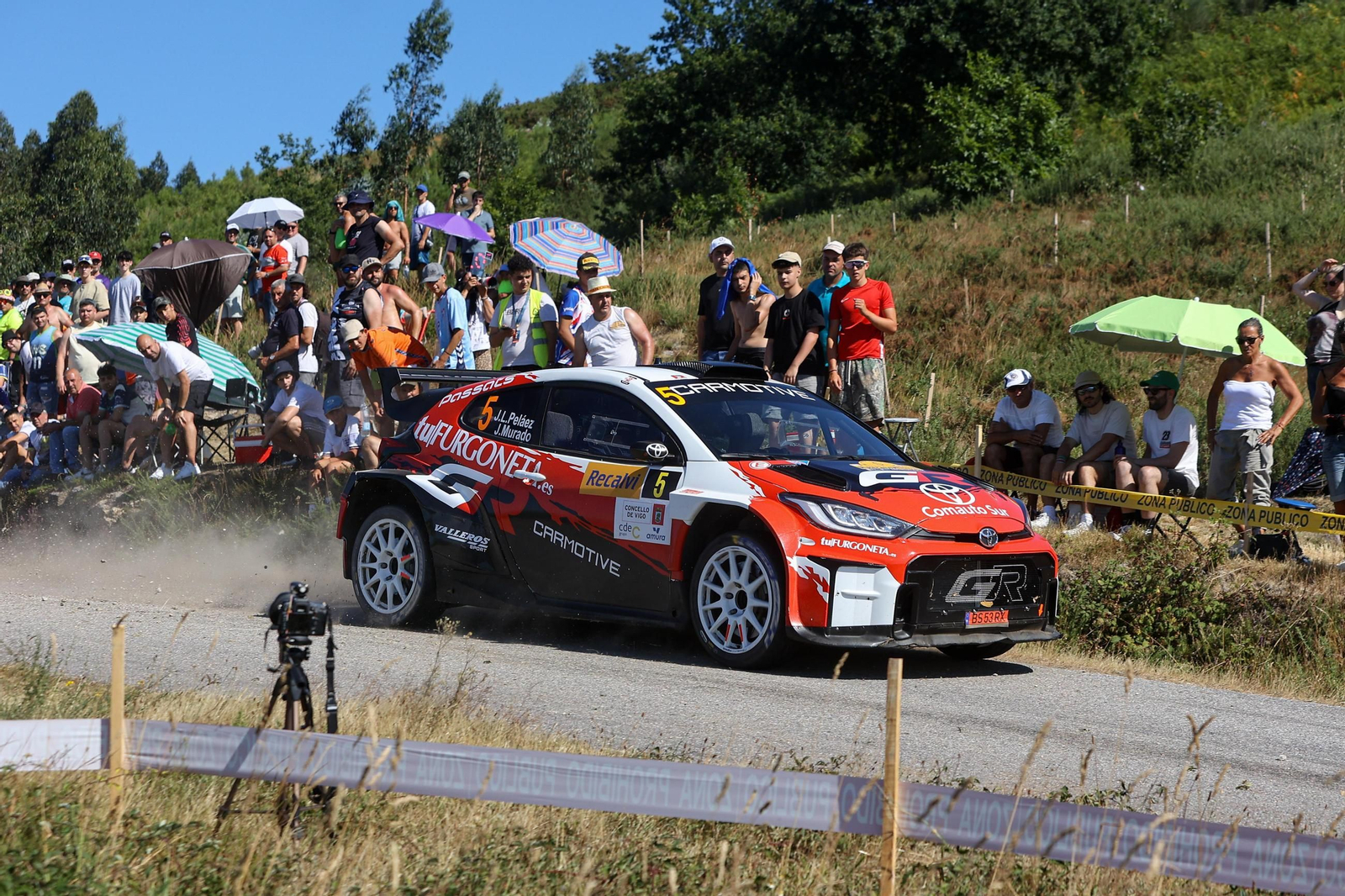 Galería | Los coches se apoderan de Vigo en el primer día del Rally Rías Baixas