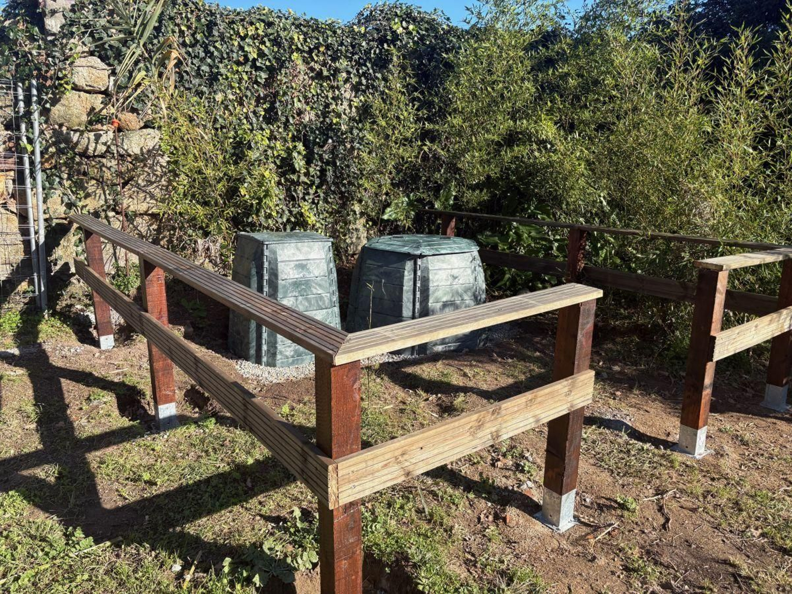 Algunos de los composteros instalados desde principios de año.