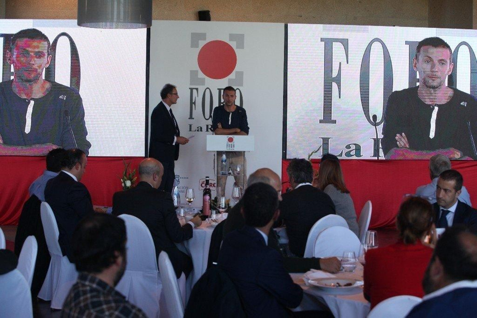 Karel de Beule, en el Foro La Región - 21