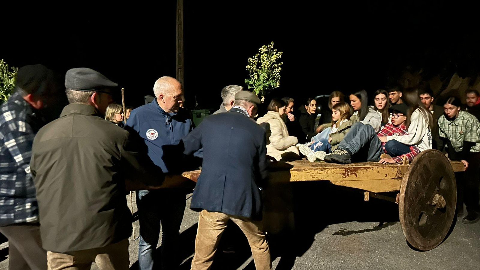 Un momento do Sábado Longo durante a leva dos carros.