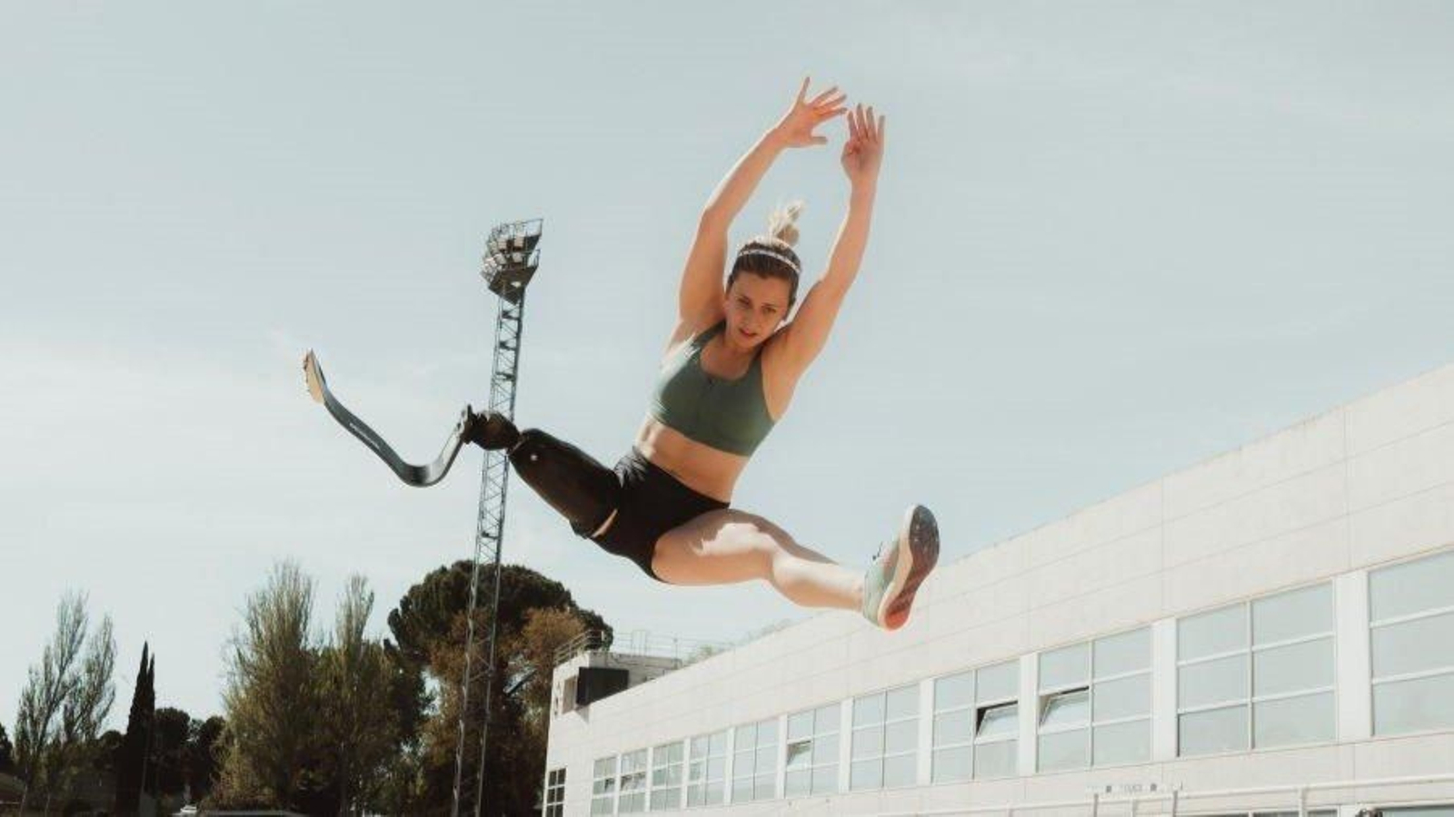 Desi Vila ejecuta un salto esta campaña en la búsqueda de la mínima para acudir a los Juegos de París.