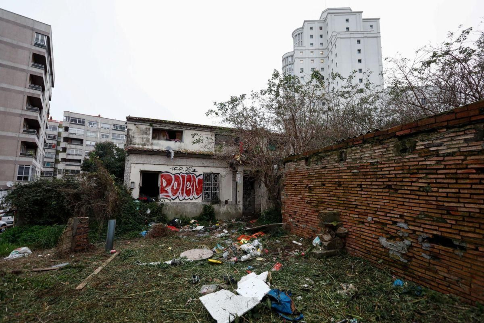 Estado en el que se encuentra la vivienda, junto a los juzgados.
