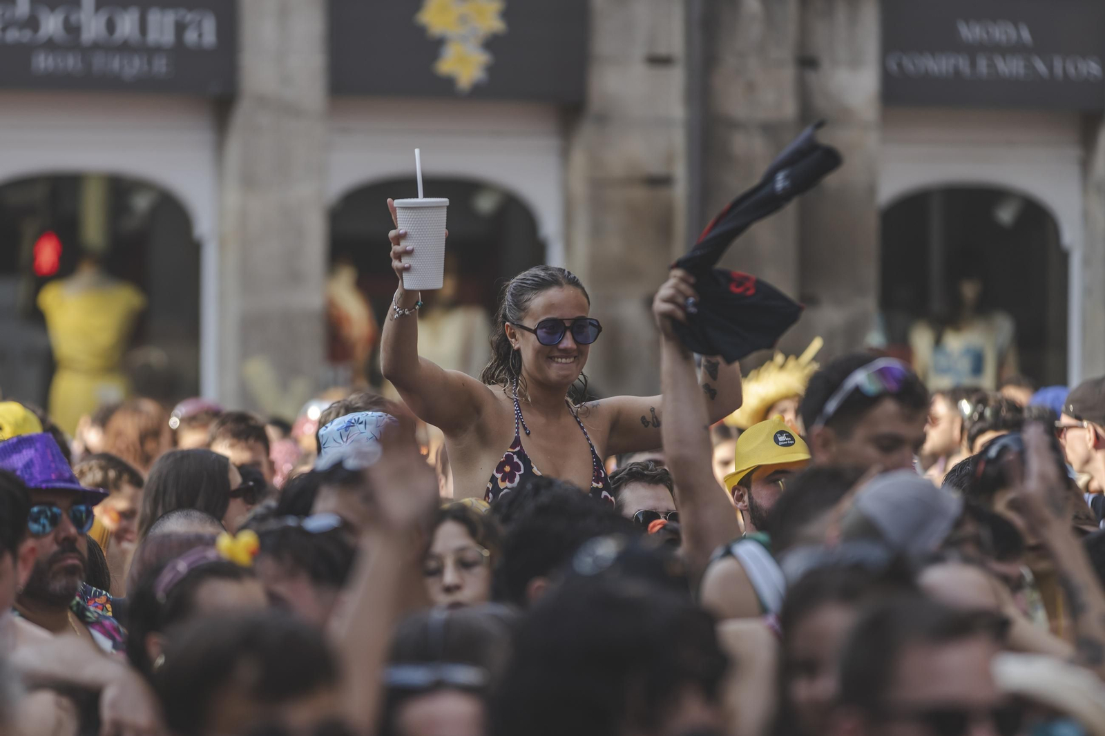 Galería |  Verín se echa a la calle al compás de las batucadas