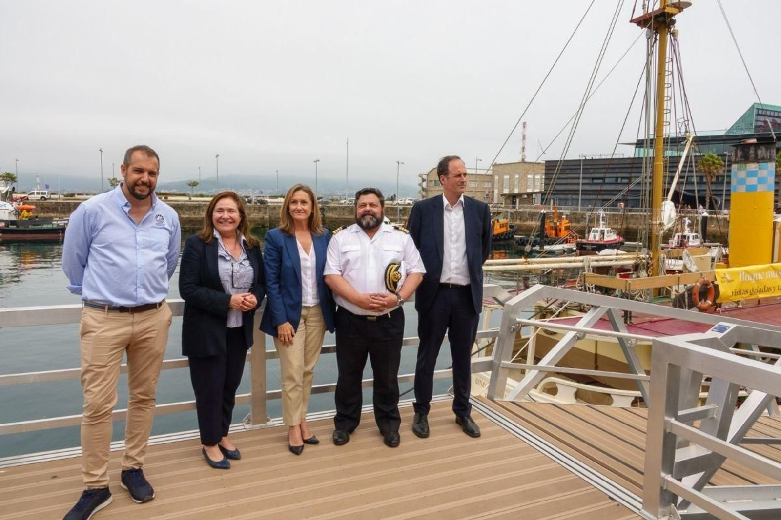 La presentación del festival en  Portocultura con los representantes de la Xunta, Diputación, Comandancía y Puerto.
