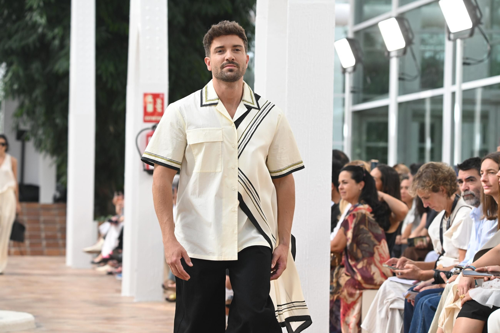Todos los diseños presentados por Adolfo Domínguez en su regreso a la Fashion Week, en fotos