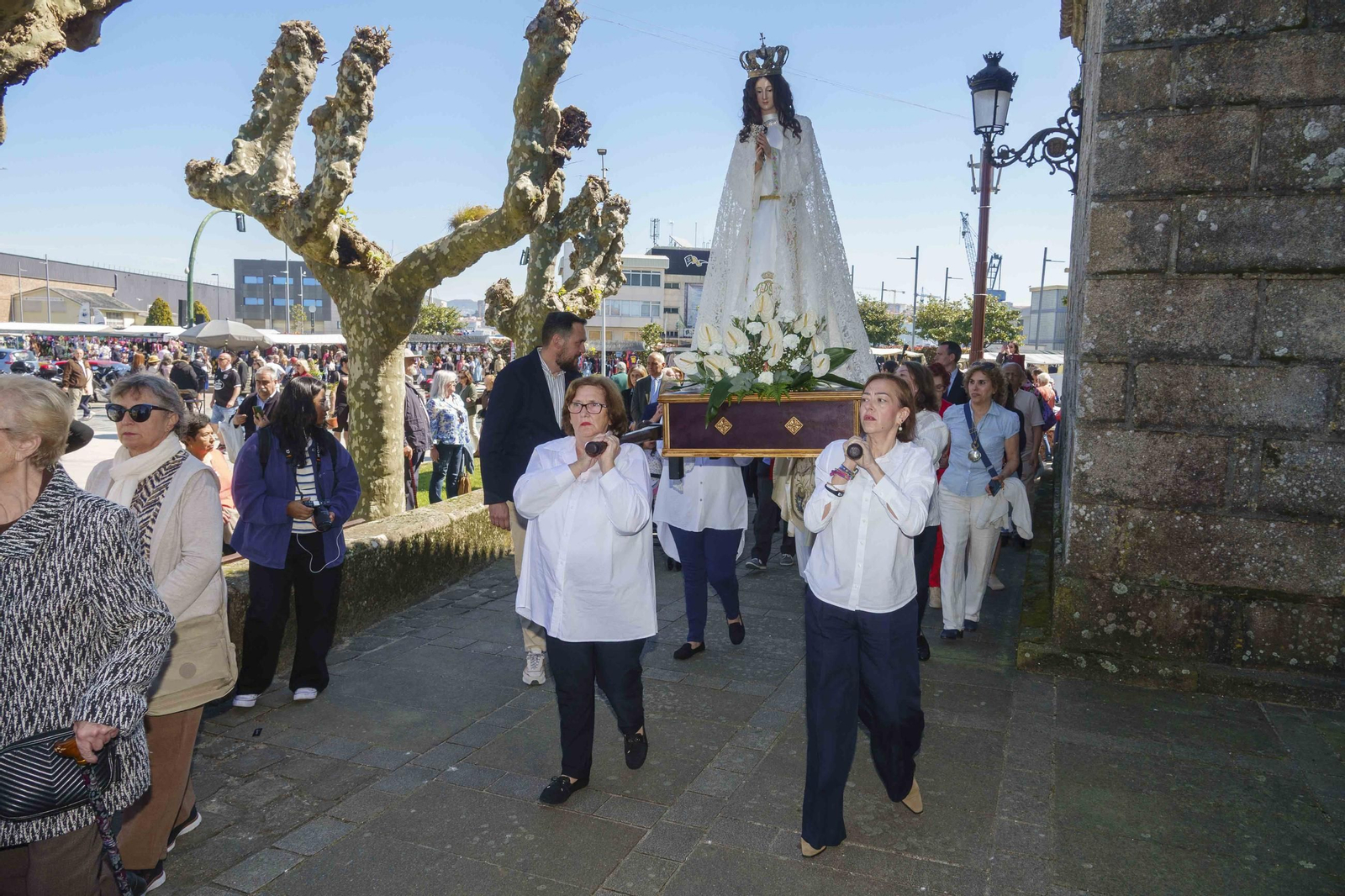 Galería | La Procesión del Encuentro de Bouzas despide la Semana Santa