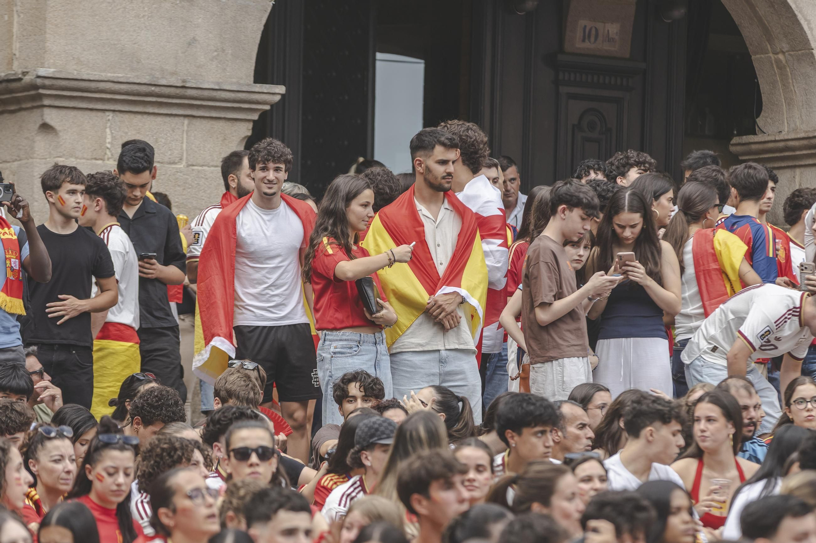 Galería | La ilusión por España tiñe de rojo la provincia de Ourense en la semifinal, en fotos