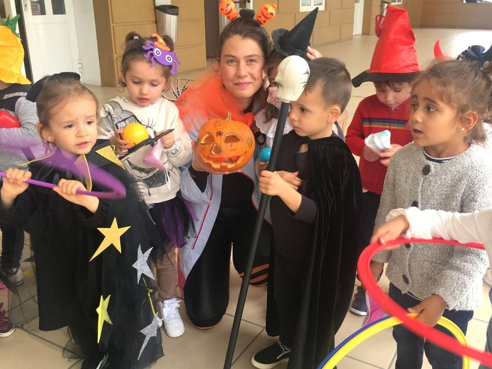 Salesianos. Bruxas e magos
visitaron Salesianos.