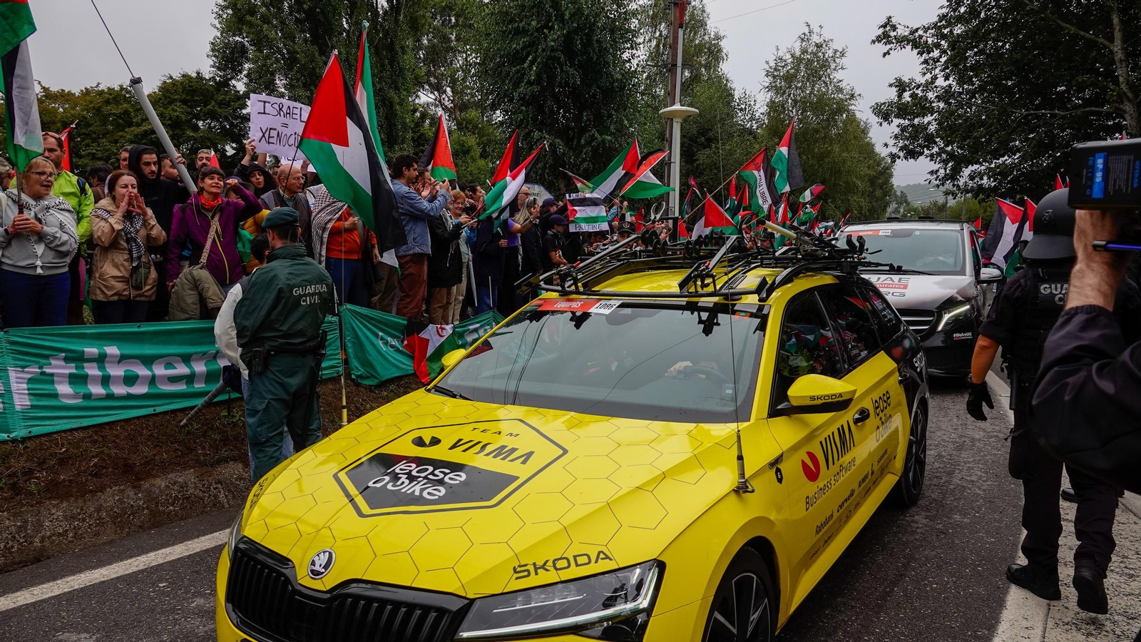 Protesta propalestina en Mos en la etapa de La Vuelta.