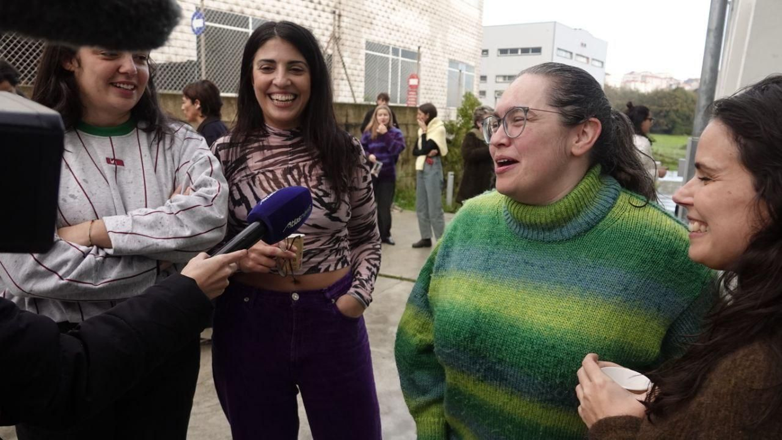 Galería | Los trabajadores de Bimba y Lola celebran el segundo premio de la Lotería de Navidad