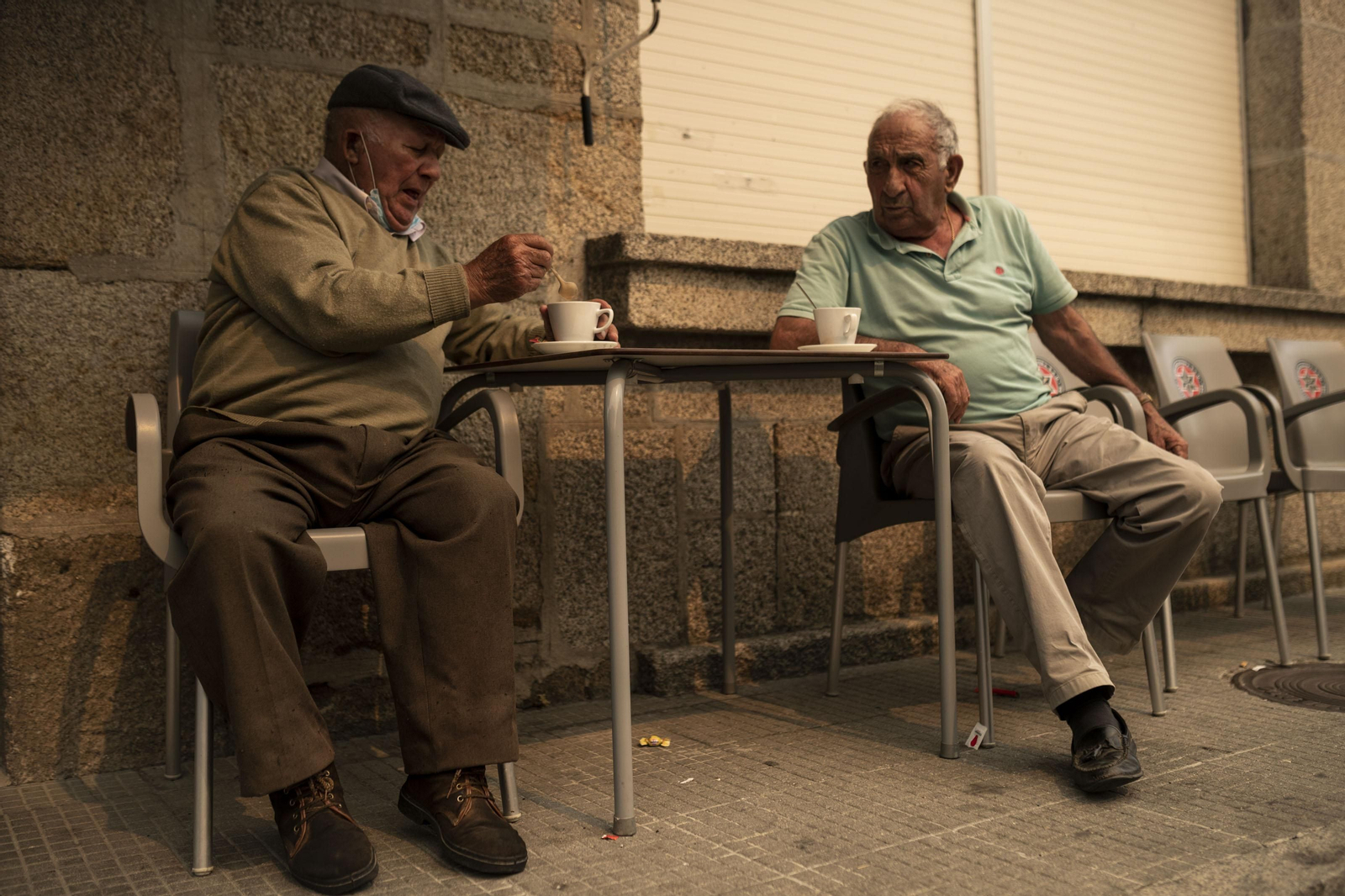 Incendio en el concello de Cualedro con varios focos en diferentes localidades como Carzoá, Cualedro ou San Martiño.