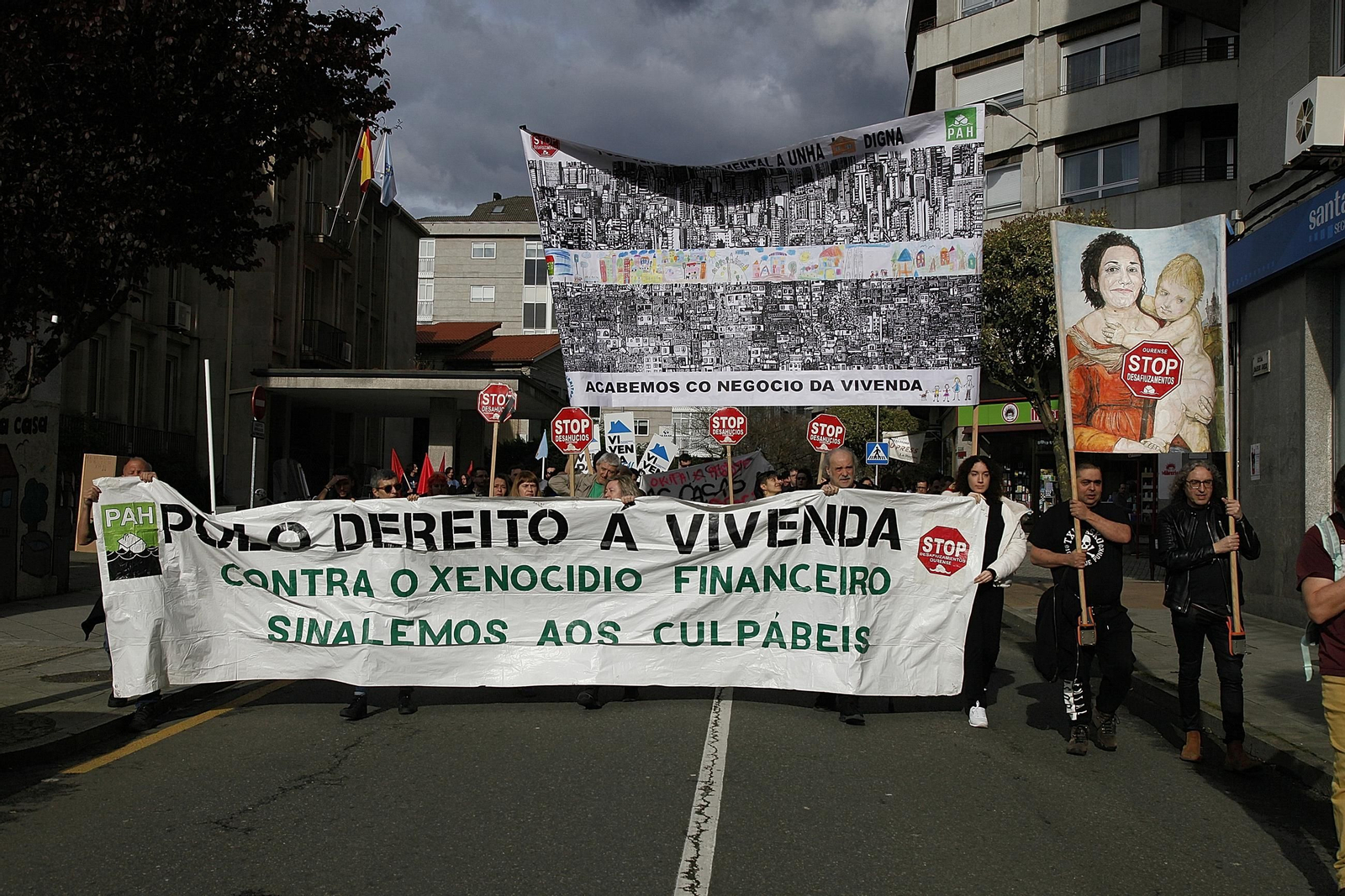 Galería | Ourense sale a las calles para   defender el acceso a la vivienda