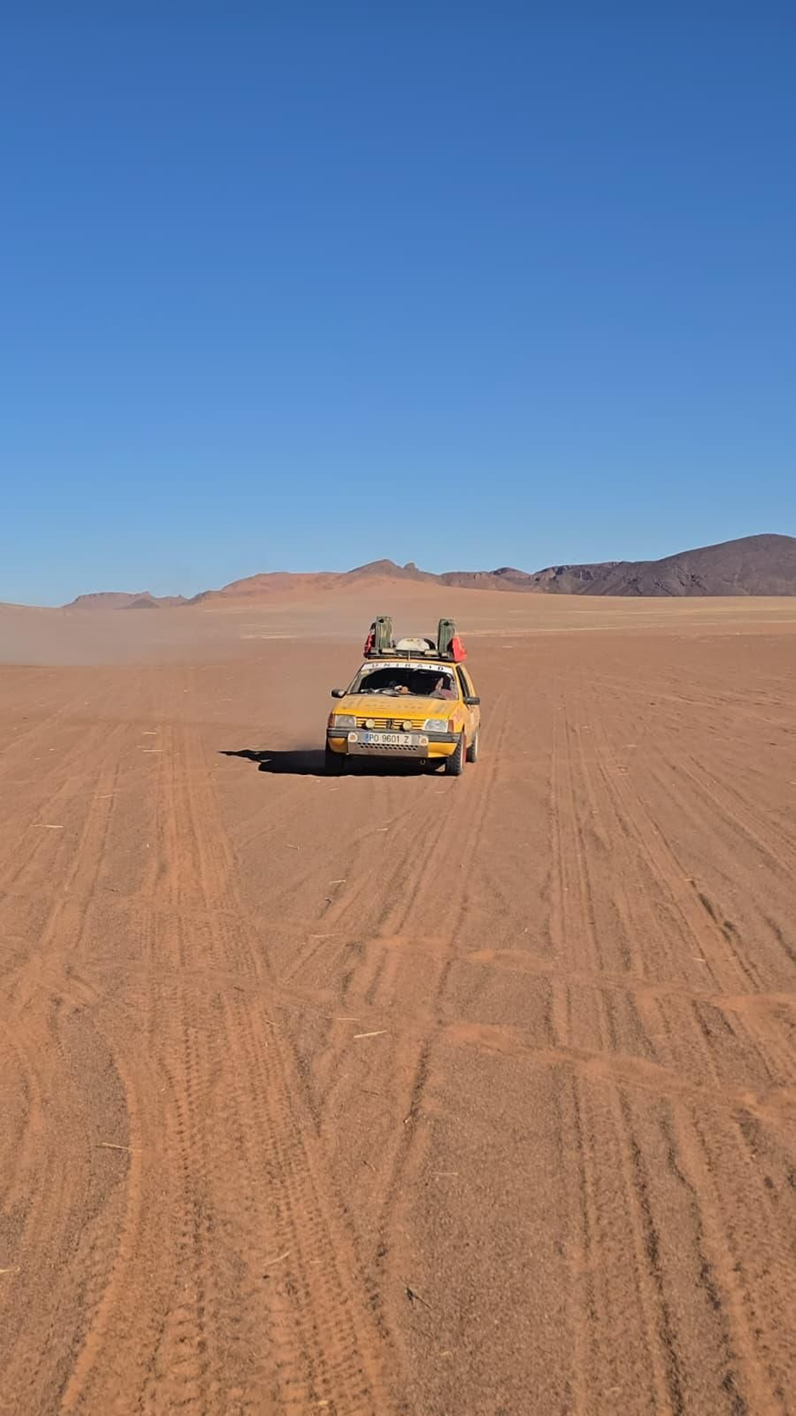 Galería | La pareja cañicense que se embarcó en un raid solidario en Marruecos