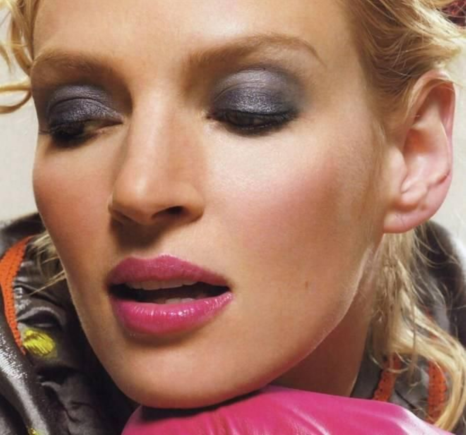 Uma Thurman con maquillaje