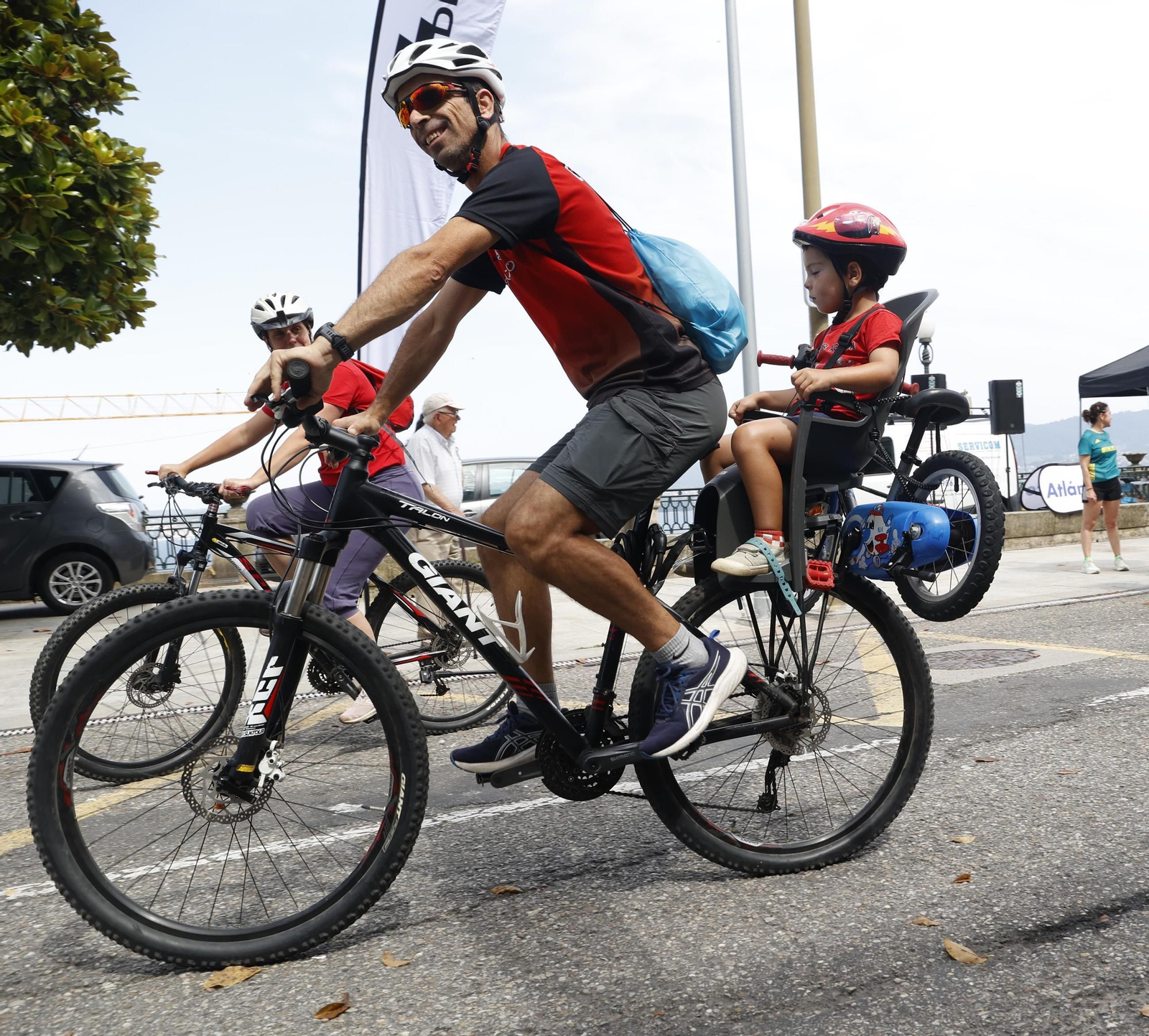 Galería | El ciclismo toma Vigo con la primera edición del Día de la Bici de Atlántico